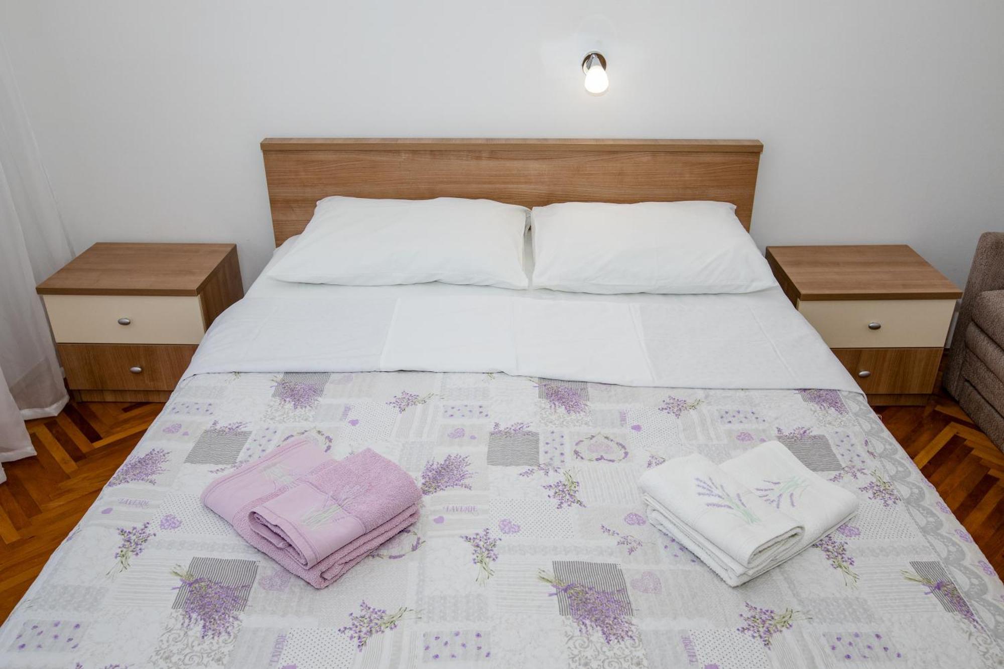 Zdenka Apartment *